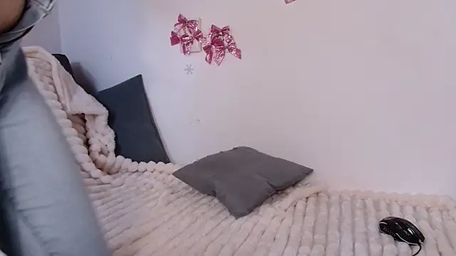 bellaa love  online show from February 24, 12:21 am