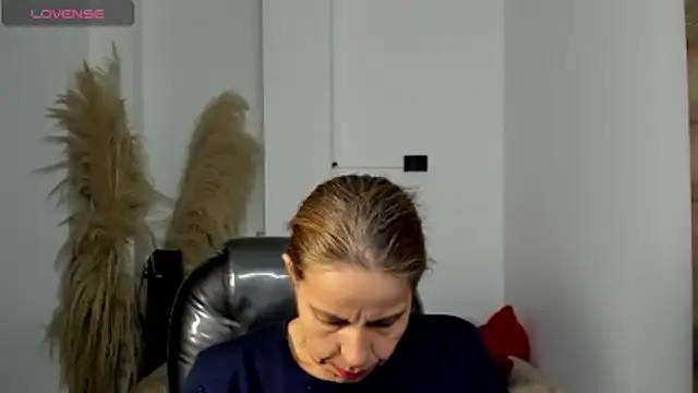 Milf karlye online show from April 1, 2:12 am