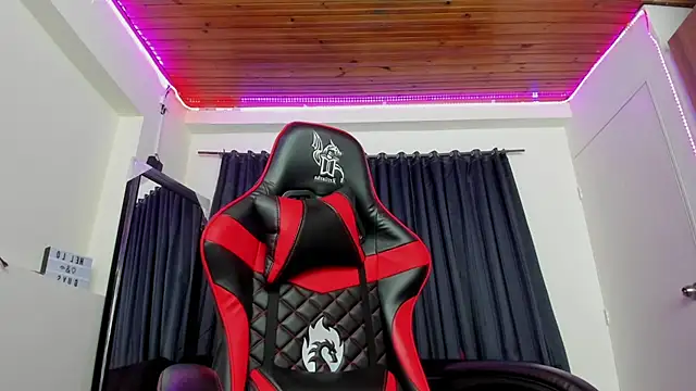 Keyth clement online show from December 13, 8:37 pm