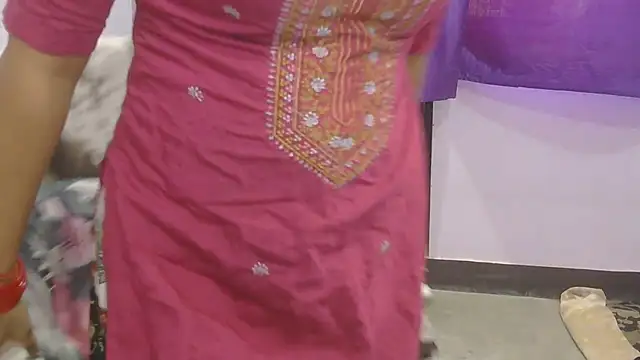 Snapshot of cutie-taara chatting on October 12, 4:48 am cutie-taara online show from October 12, 4:48 am