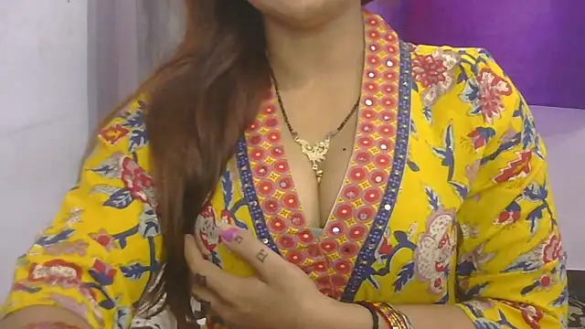 Snapshot of cutie-taara chatting on October 3, 3:55 am cutie-taara online show from October 3, 3:55 am