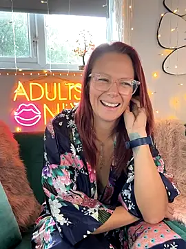 Snapshot of MelodyRoseUk chatting on September 12, 11:07 am MelodyRoseUk online show from September 12, 11:07 am