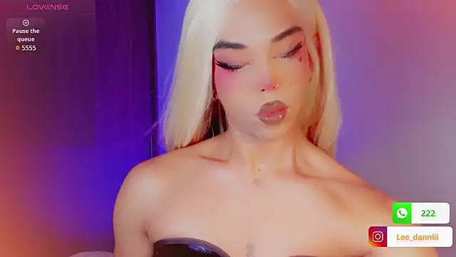 DanniLee  online show from February 15, 8:19 pm