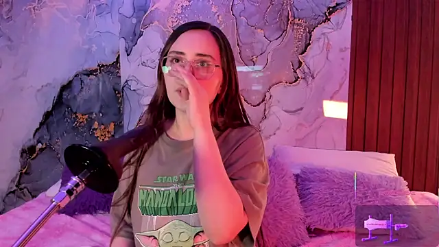 centaurigirl online show from December 1, 3:21 am