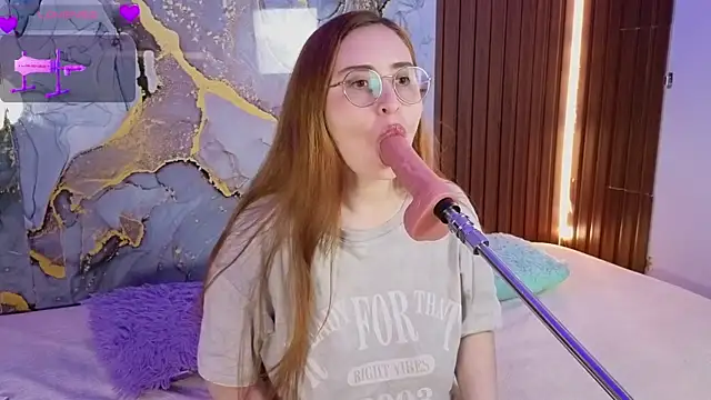 centaurigirl online show from July 16, 3:22 am