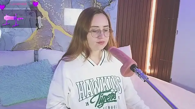 centaurigirl online show from July 18, 3:54 am