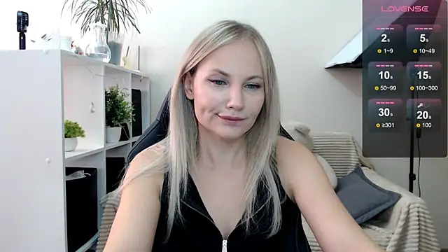 Sunny bunny6 online show from September 18, 9:52 am