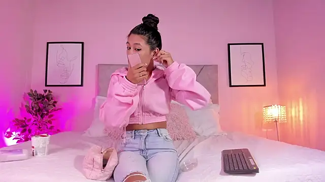 Emilyh  online show from April 16, 12:38 pm