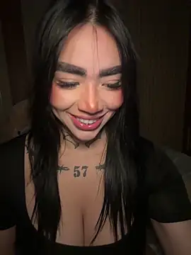 Nickiiiii online show from February 5, 7:00 am