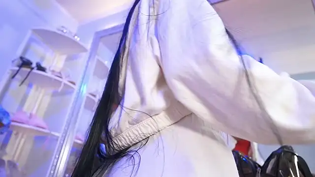 elasummer online show from March 24, 12:43 pm