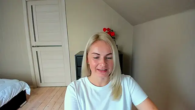 Alicee Gracee online show from October 6, 9:37 am