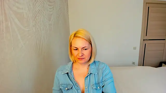 Alicee Gracee online show from April 20, 9:45 am