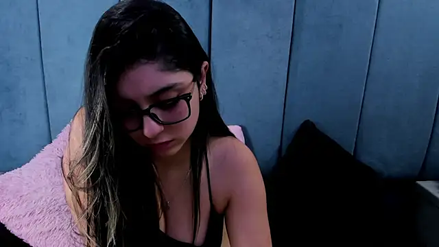 Lucy Anall  online show from February 26, 11:26 pm