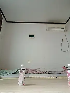 hello098712 online show from October 6, 8:09 am