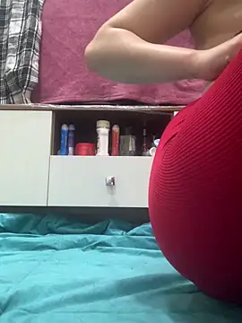 abyusif101099 online show from April 10, 8:37 pm