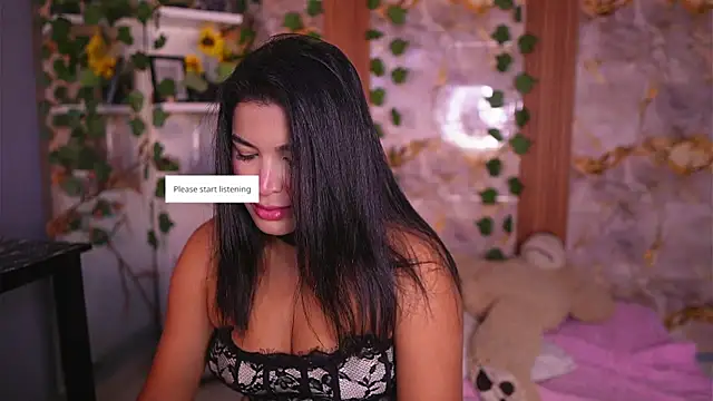 zoey-fox online show from June 10, 12:32 am