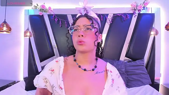 antonelllepiercee online show from March 4, 10:22 am