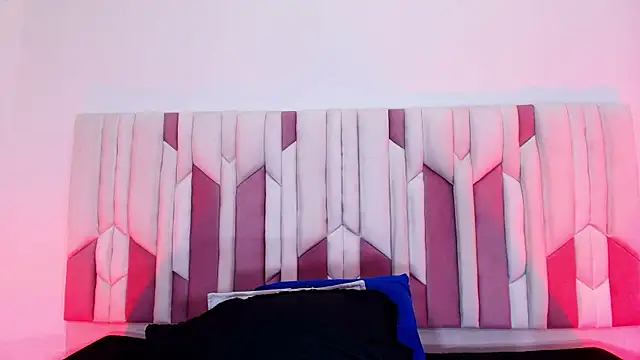 mia stanfort online show from November 4, 7:19 pm