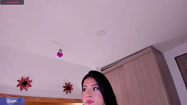 kimberly latin online show from October 5, 6:24 pm