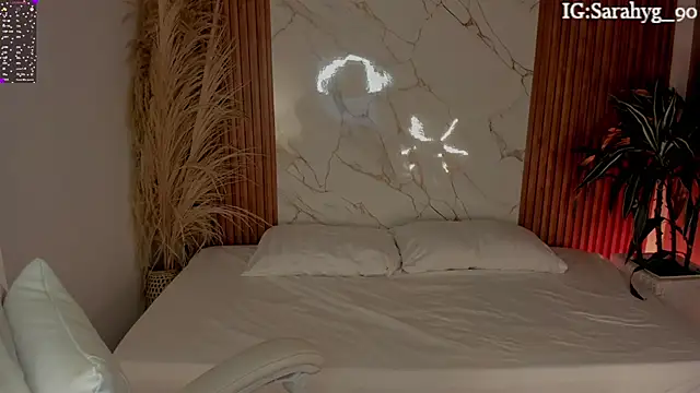 sara gwen online show from February 13, 1:29 am