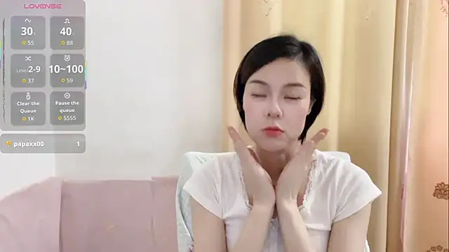 Linda-LL online show from May 30, 10:46 am