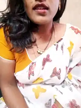 Snapshot of sneha_telugu_girl chatting on November 3, 9:35 am sneha telugu girl online show from November 3, 9:35 am