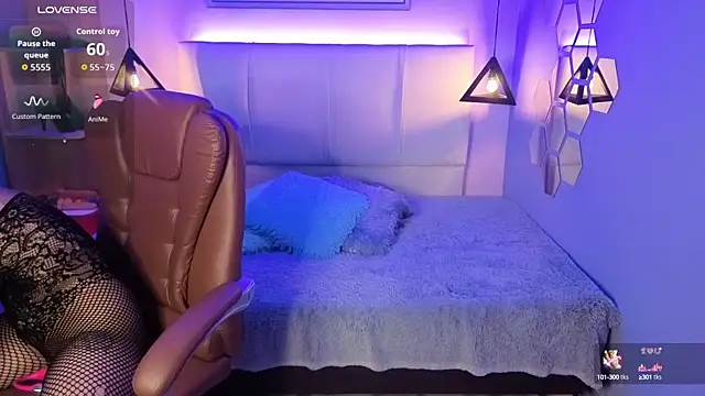 AlessiaVal  online show from October 11, 3:15 pm