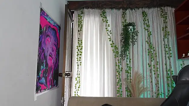 HannaRhodes online show from February 21, 3:46 pm