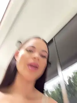 HannaRhodes online show from October 8, 5:50 pm