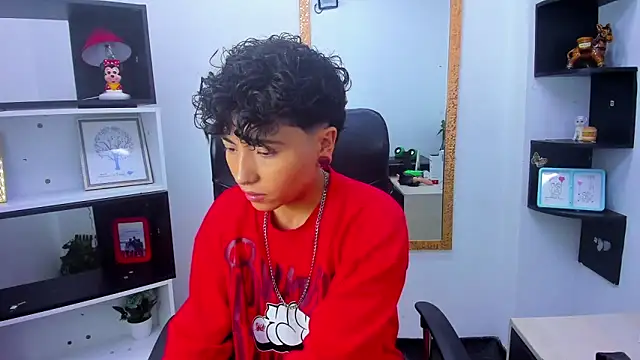 Im Mathias online show from October 30, 10:44 pm