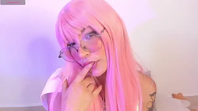 Luna-Chann online show from May 31, 8:10 pm