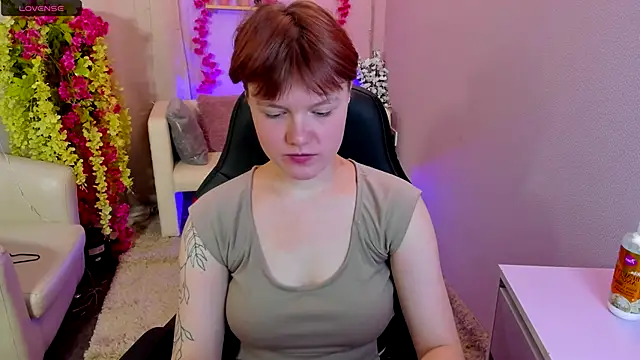 Snapshot of DreamyLuna chatting on September 12, 8:49 pm DreamyLuna online show from September 12, 8:49 pm