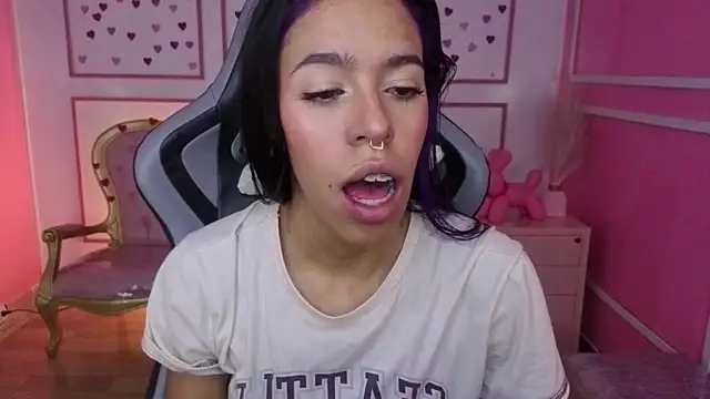 stephania t online show from November 29, 11:47 am