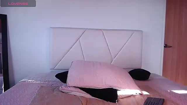 julz 03 online show from November 1, 12:42 pm