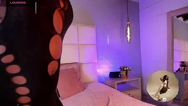 SaraMonroe1 online show from September 22, 11:52 am