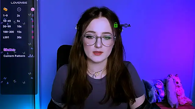 luna berryy online show from November 15, 8:43 pm