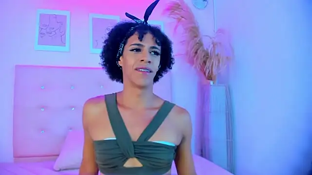 Snapshot of APRILL_FOXX chatting on October 6, 10:03 pm APRILL FOXX online show from October 6, 10:03 pm