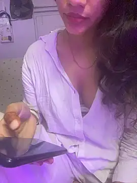 MaggieMasala online show from November 28, 4:37 am