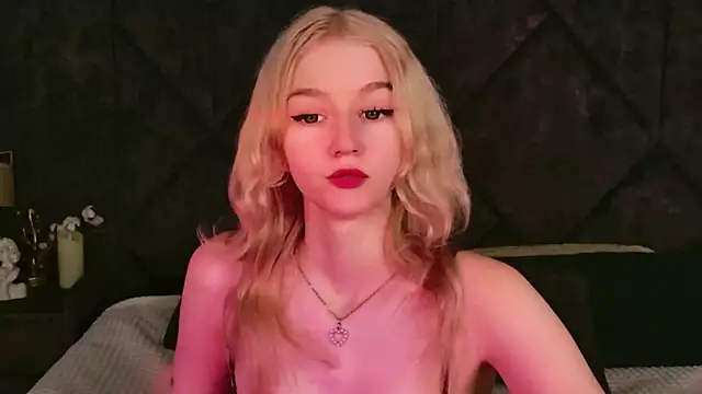 NaomiLoys online show from November 18, 11:00 am