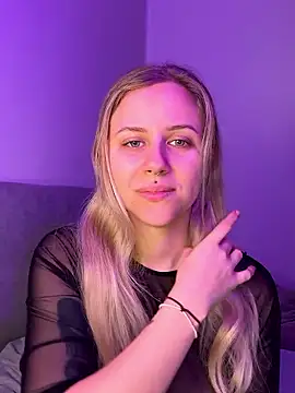 lunawolf21 online show from January 19, 7:26 am