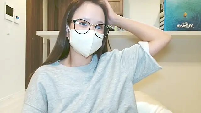  hina chan  online show from November 7, 2:00 pm