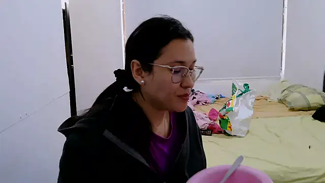 luxandracon23 online show from October 13, 7:05 pm