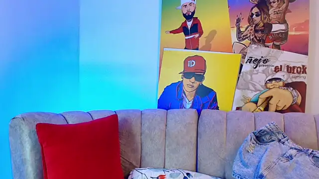 couple lovelyds online show from February 27, 8:52 pm