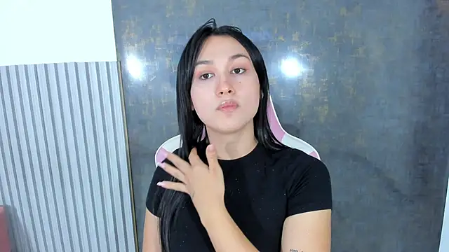 lana boomer online show from December 17, 8:35 pm