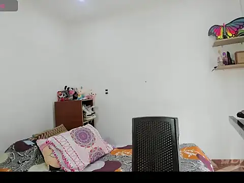 Stylevoluptuousvycky online show from April 16, 7:35 pm