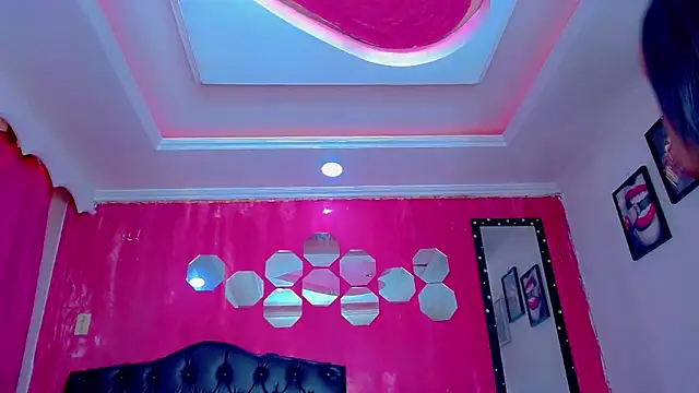 TiffanyMackensyy online show from December 22, 9:29 pm