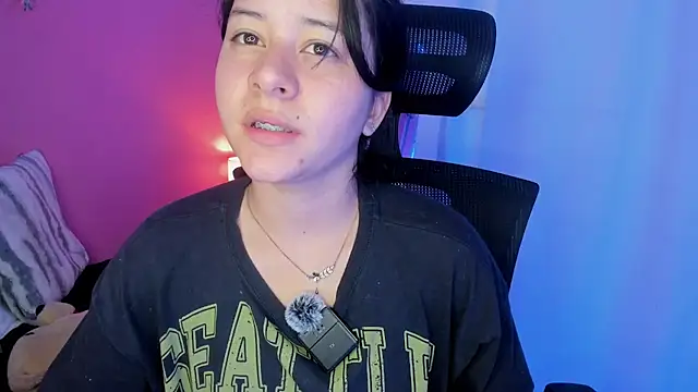 agnes 213 online show from September 19, 2:16 pm