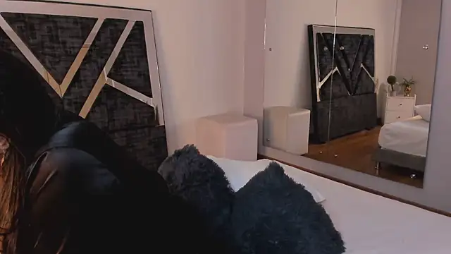 Jonness Isa  online show from October 4, 1:06 pm