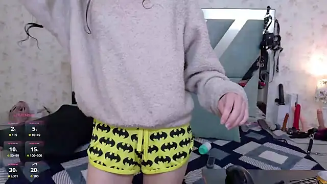 Queenjenn   online show from February 26, 10:14 am