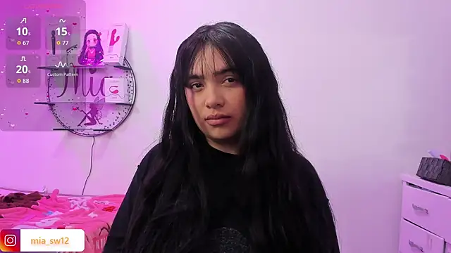 mia johns  online show from November 8, 5:45 am